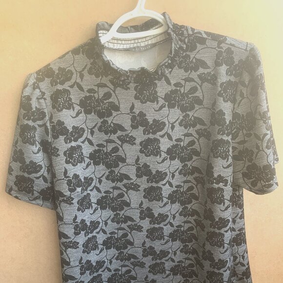 Suzy Shier Black and Grey Floral Blouse - Picture 1 of 5